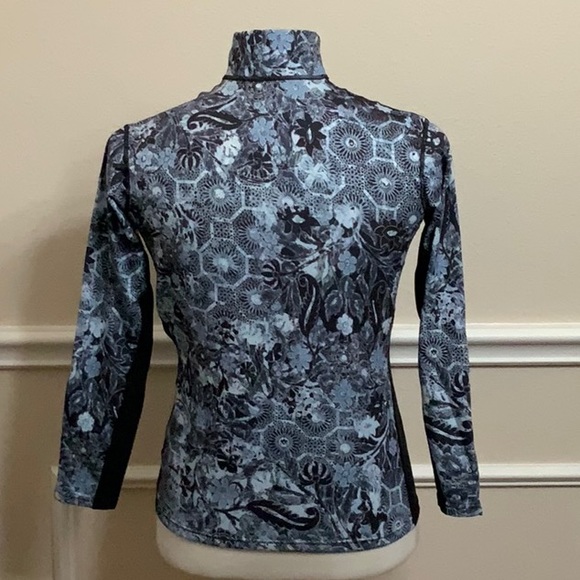 PMX ZIP MOCK NECK TOP- Black/Blue Floral Print - Picture 6 of 11